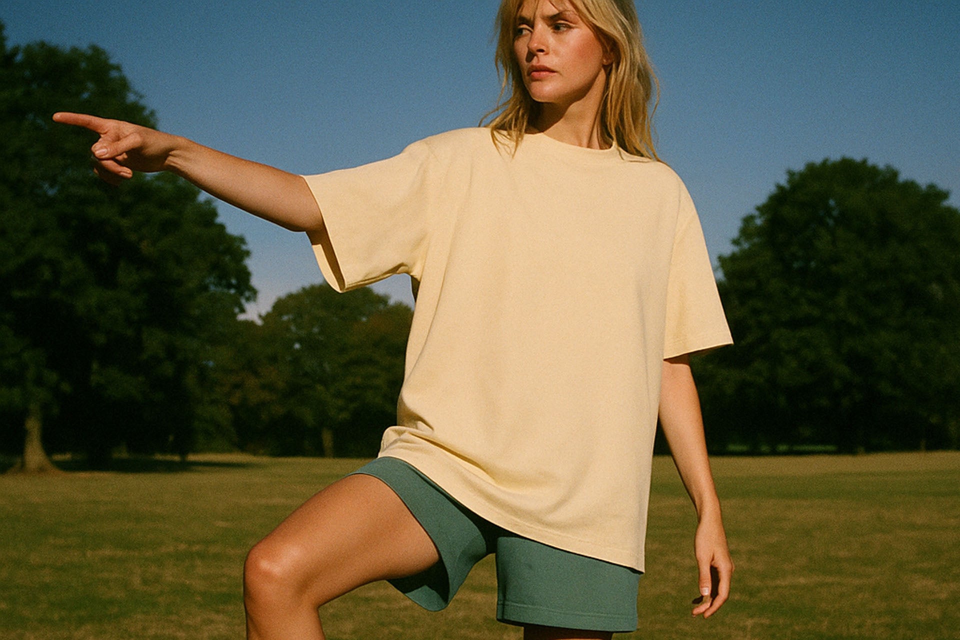 Heavyweight vs Lightweight T-Shirts: What's the difference?