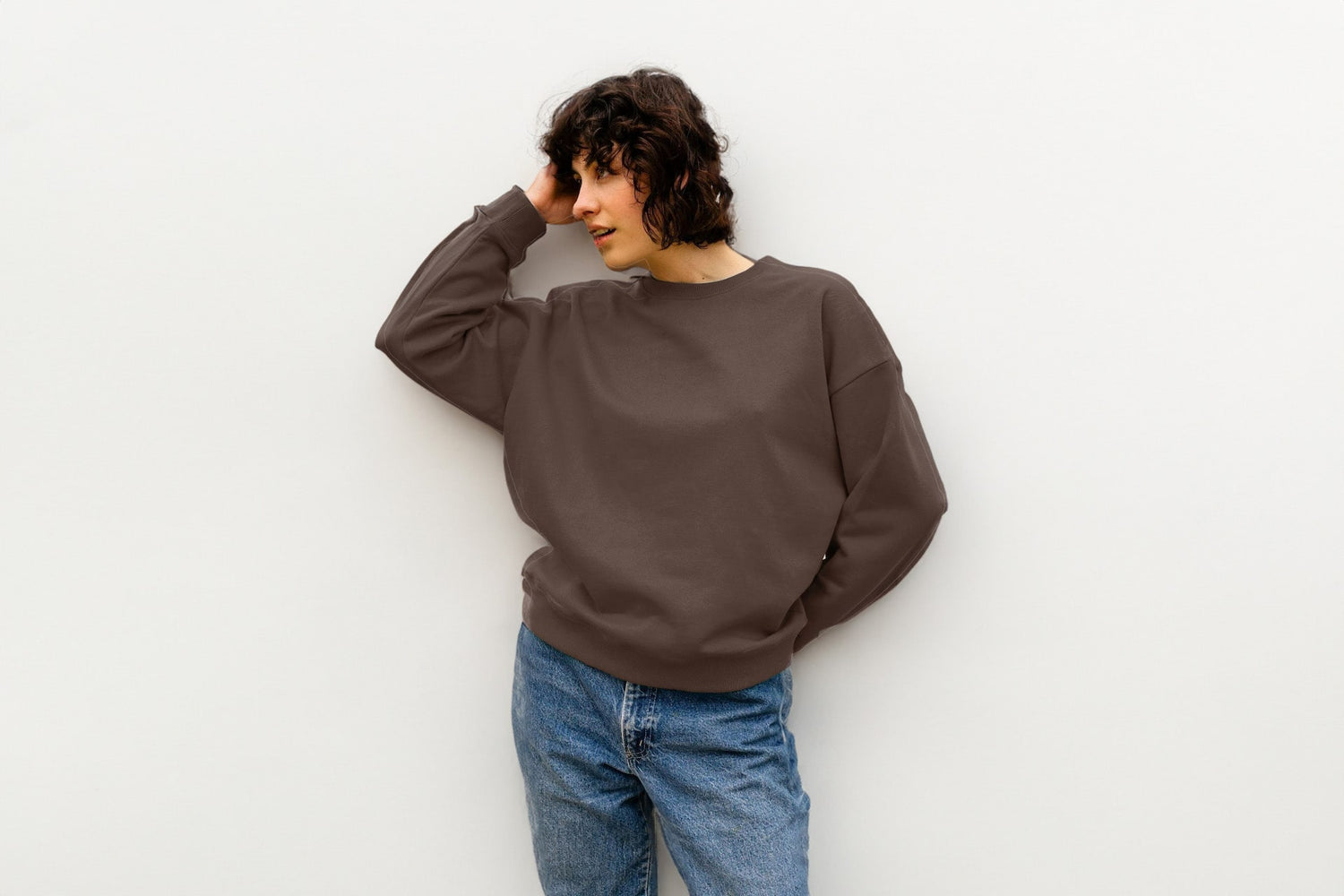 How to wear an oversized jumper for women