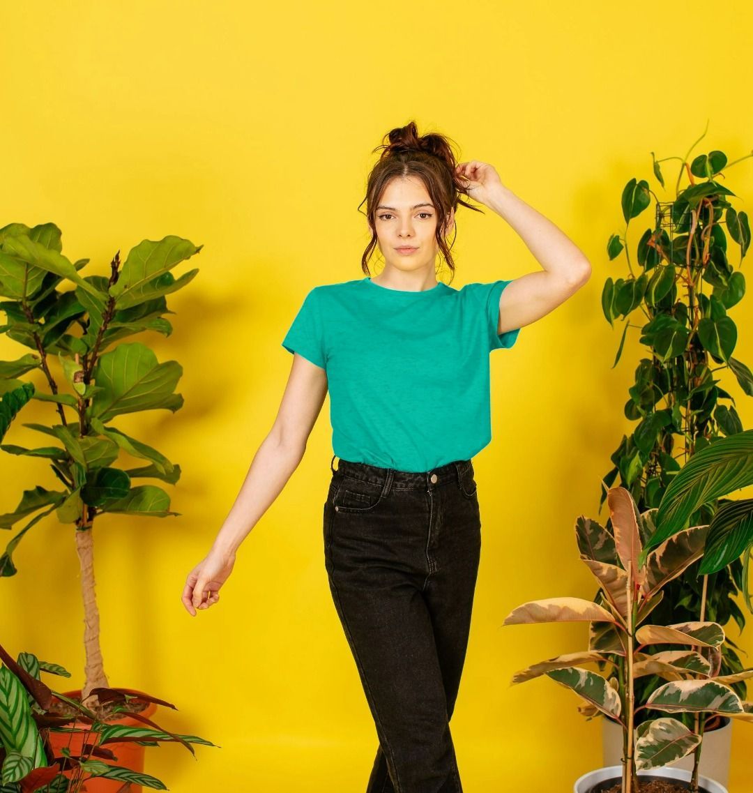 Women's sustainable essential t-shirt